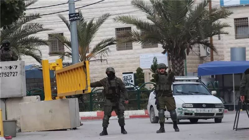 إصابة 5 جنود إسرائيليين في إطلاق نار بالخليل بينهم 2 بحالة حرجة