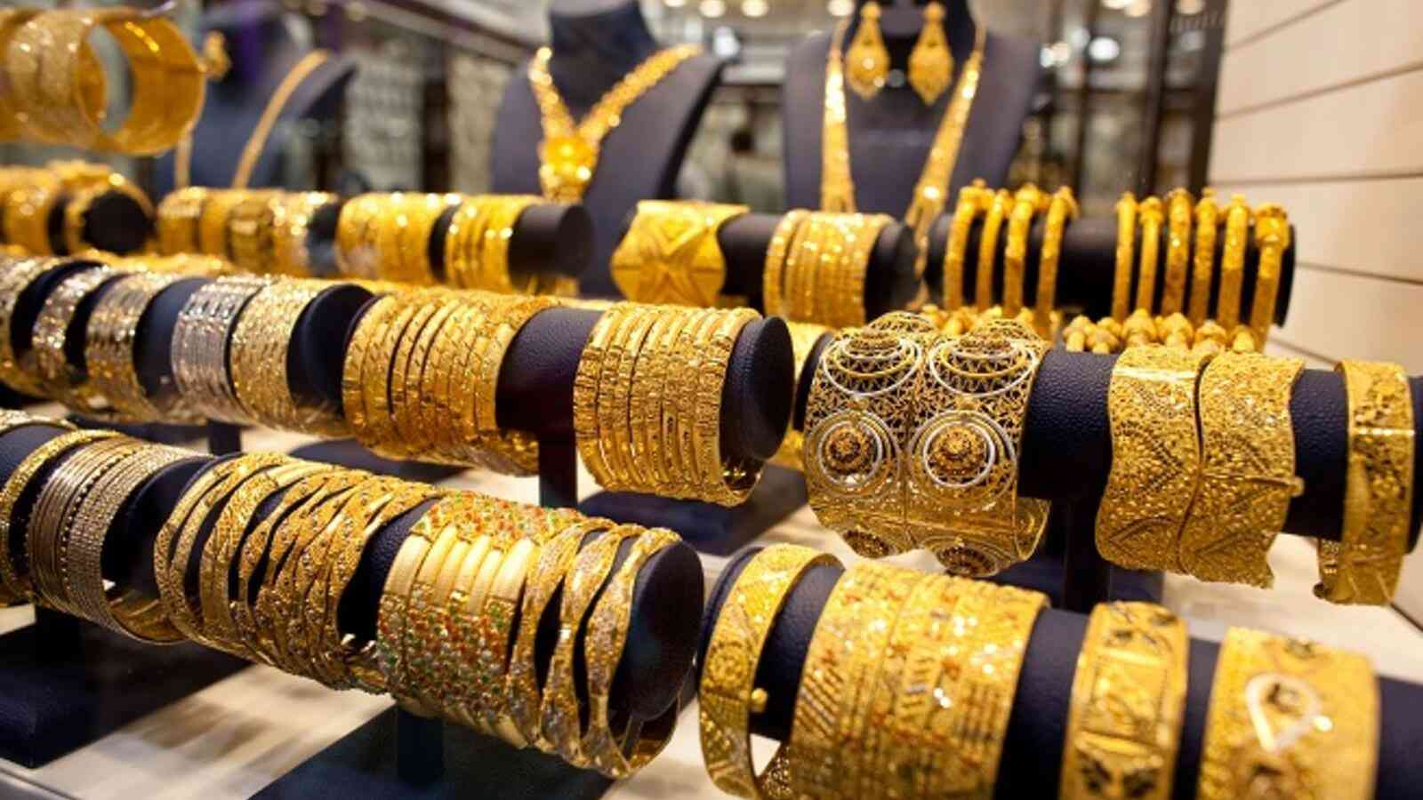 أسعار الذهب تنخفض مجددًا في السوق المحلية اليوم الجمعة