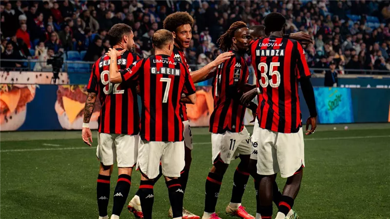 محمد عبد المنعم يقود نيس في مواجهة بريست بالدوري الفرنسي