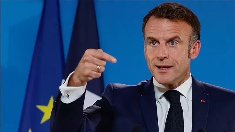 ماكرون: إطلاق النار في تراب يعكس "هجومًا إرهابيًا وعنصريًا" على فرنسا
