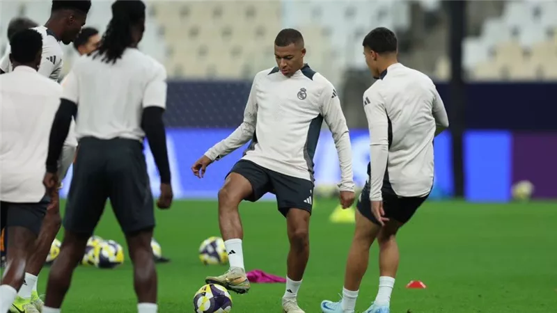 ريال مدريد يستعد لكلاسيكو مثير أمام برشلونة في الدوري الإسباني