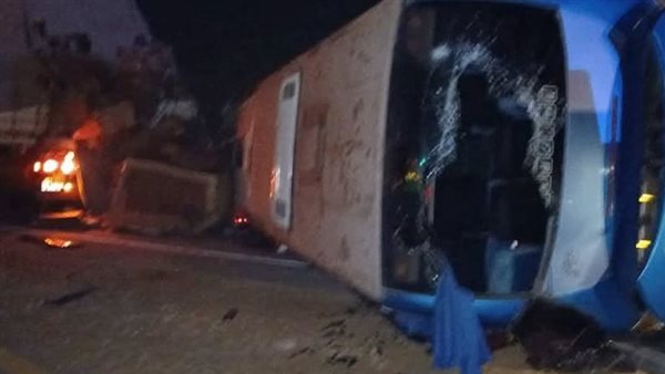 مصـ ـرع 3 أشخاص وإصـ ــابة 51 آخــرين في تصـ ـادم  بمحور الضبعة