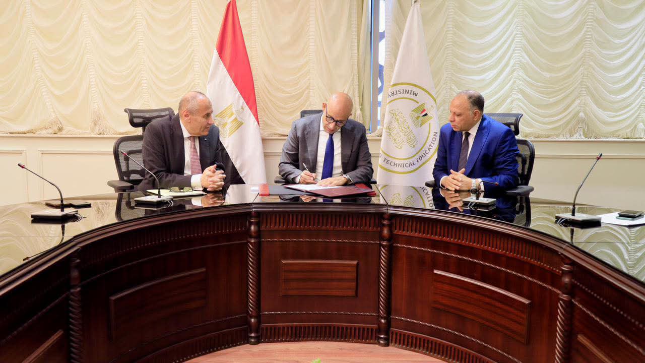بنسبة نجاح 92.2% للنظام الحديث و99% القديم ... وزير التعليم يعتمد نتيجة امتحانات الدور الثاني للثانوية العامة 2026