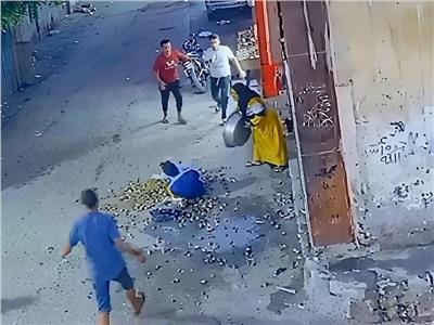 إحالة سيدة للمحاكمة بالمنيا بعد التعدي على شاب من ذوي الاحتياجات الخاصة بـ«بطشت البلح»