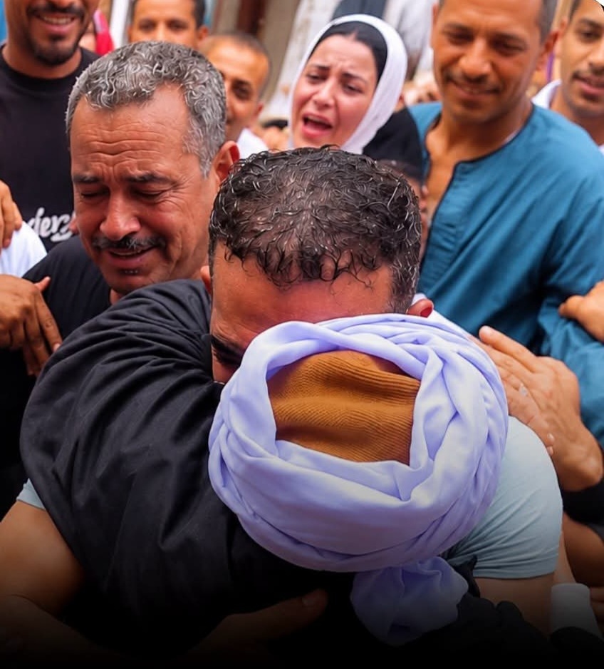رجع بعد 40 سنة في العراق.. أب في أسيوط اتحقق حلم عمره